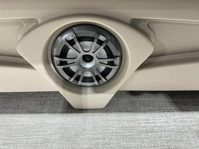 Slide: The Image of Tahoe GRAND ISLAND 2021 - 11