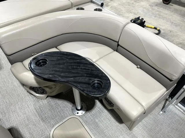 Slide: The Image of Tahoe GRAND ISLAND 2021 - 18