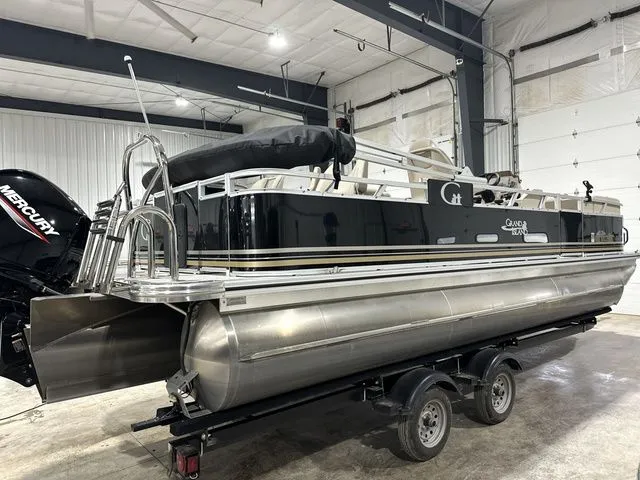 Slide: The Image of Tahoe GRAND ISLAND 2021 - 3