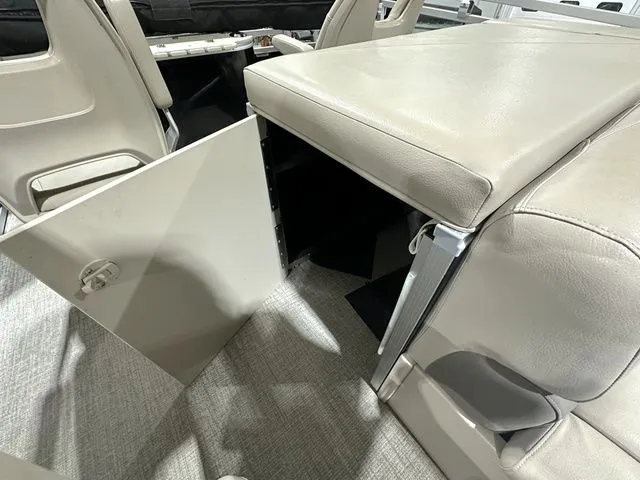 Slide: The Image of Tahoe GRAND ISLAND 2021 - 32