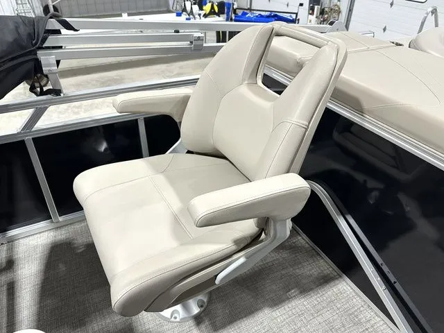 Slide: The Image of Tahoe GRAND ISLAND 2021 - 38