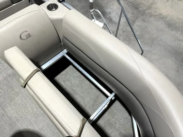 Slide: The Image of Tahoe GRAND ISLAND 2021 - 9