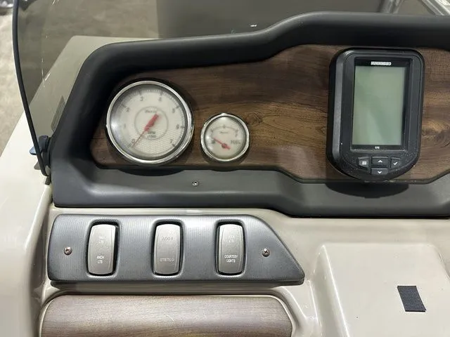 Slide: The Image of Premier 220 SunSation 2013 - 23