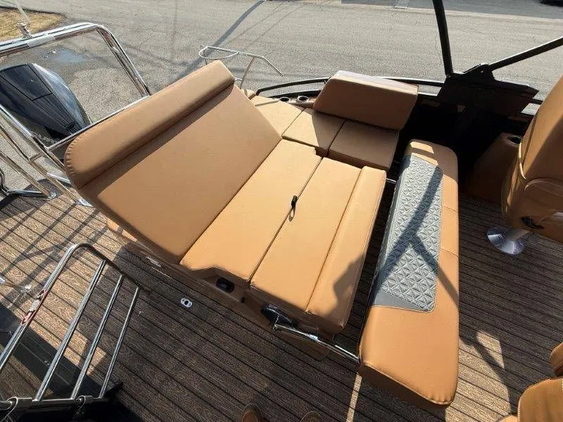 Slide: The Image of Harris Solstice 230 SLDH 2026 - 18