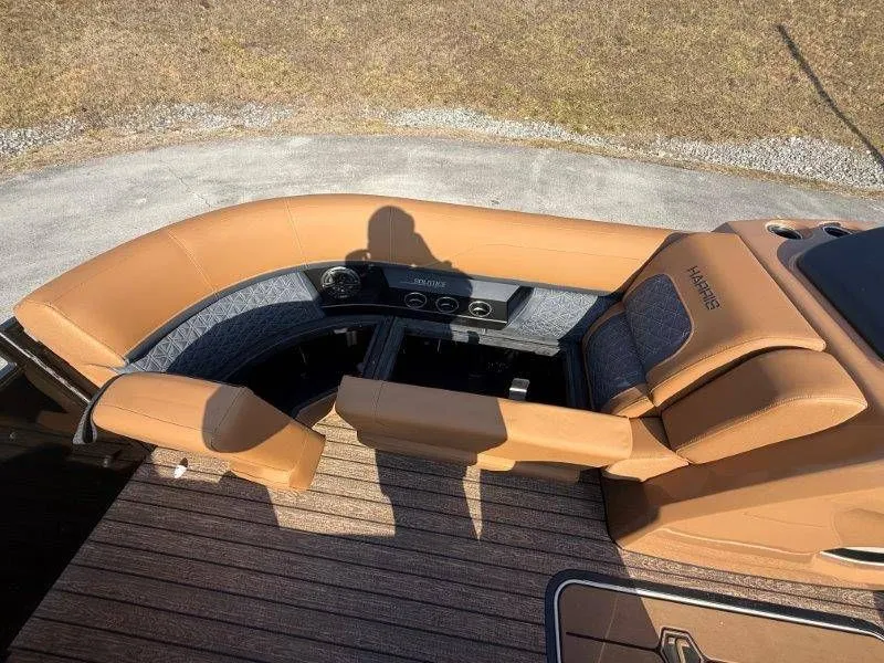 Slide: The Image of Harris Solstice 230 SLDH 2026 - 32