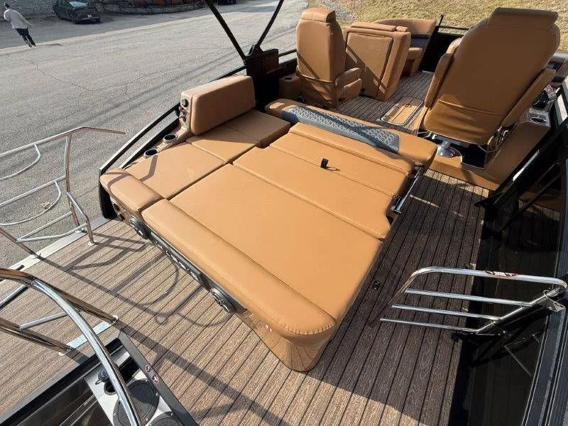 Slide: The Image of Harris Solstice 230 SLDH 2026 - 36