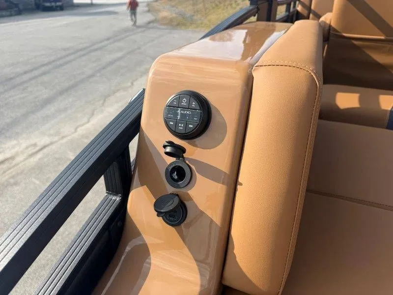 Slide: The Image of Harris Solstice 230 SLDH 2026 - 38