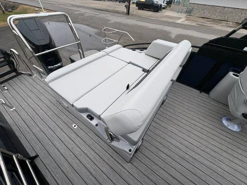 Slide: The Image of Harris Solstice 250 SLDH 2026 - 74