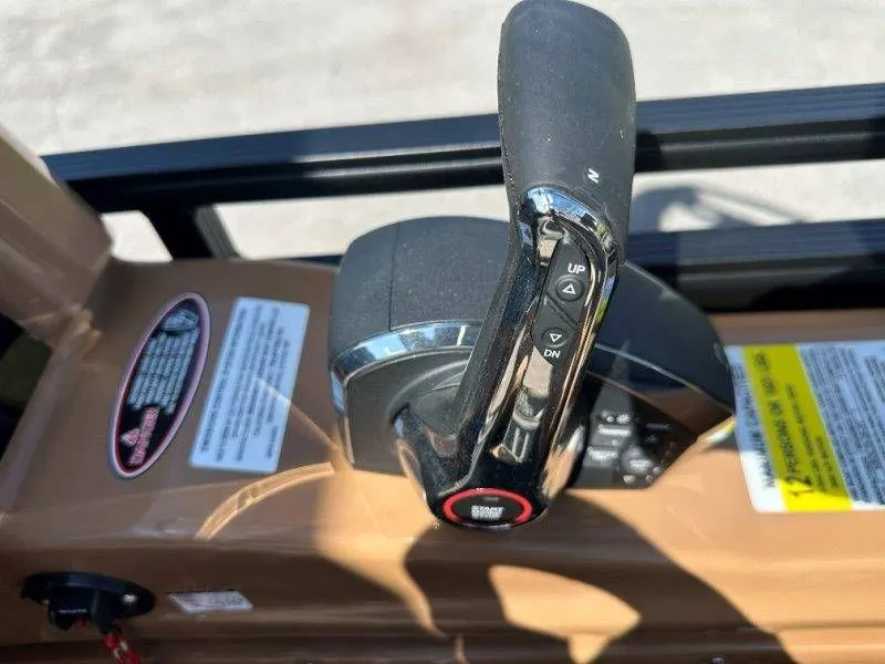 Slide: The Image of Close-up of the throttle lever on a 2026 Harris Solstice 230 SL. - 19