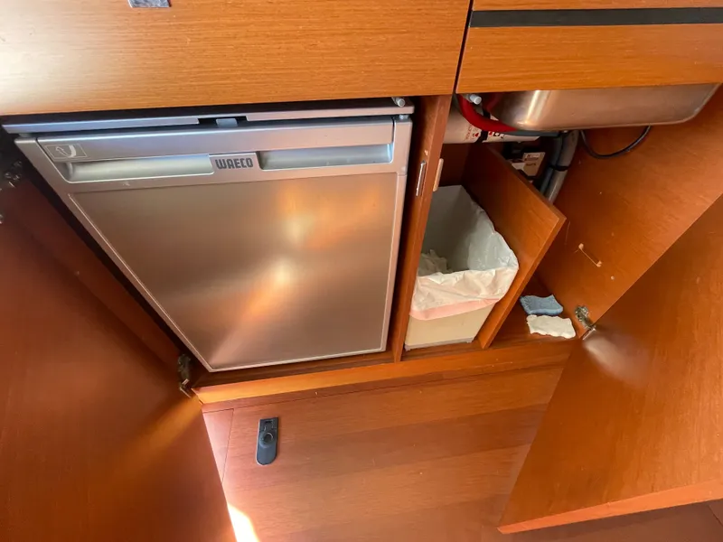 Slide: The Image of Jeanneau NC 11 2014 - 39