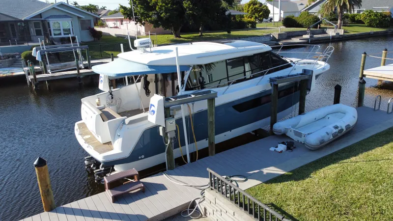 Slide: The Image of Jeanneau NC 11 2014 - 5