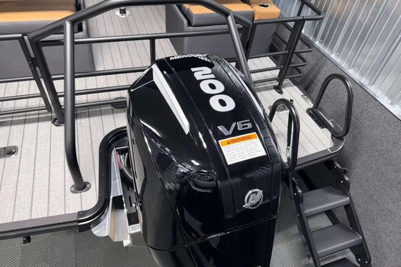 Slide: The Image of 2026 Sylvan L3 LZ boat with Mercury 200 V6 engine, rear deck view. - 32