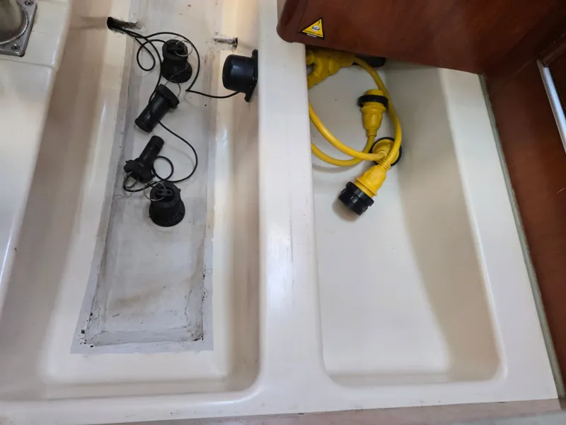 Slide: The Image of Beneteau Oceanis 36 CC 2001 - 17