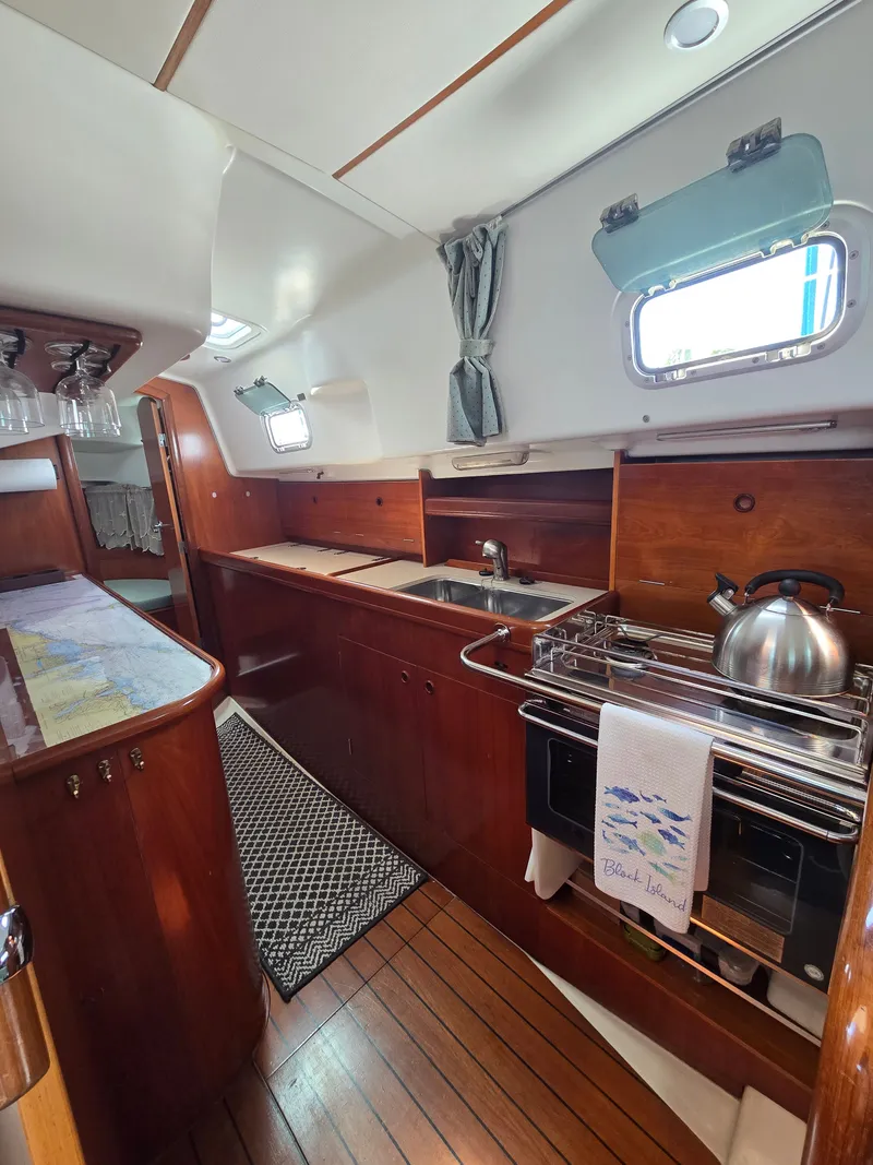 Slide: The Image of Beneteau Oceanis 36 CC 2001 - 24