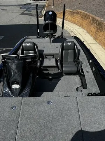 Slide: The Image of 2024 Phoenix Bass Boats 20 XE, spacious interior, dual seats, modern design, ideal for fishing. - 13