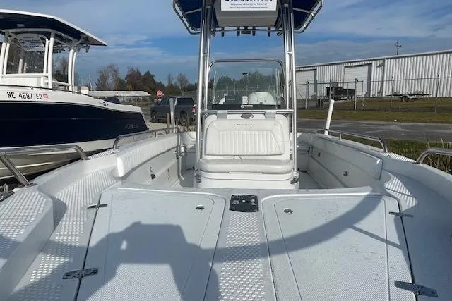 Slide: The Image of 2011 Triumph 190 Bay boat with center console and spacious deck. - 14