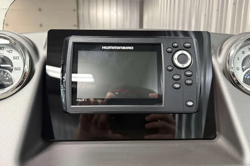 Slide: The Image of Dashboard of 2026 Sylvan L3 CLZ DH with Humminbird Helix 5 display. - 11