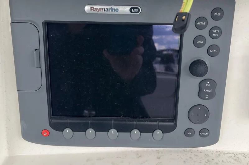Slide: The Image of Raymarine E80 marine display on 2006 Boston Whaler 240 Outrage boat. - 18