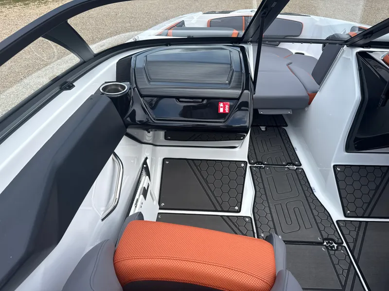 Slide: The Image of Scarab 215 LX Wake 2026 - 13