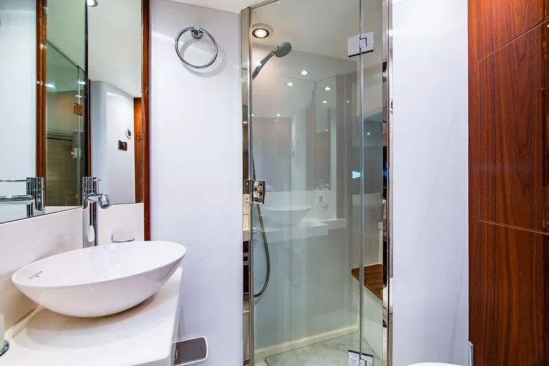 Slide: The Image of Princess Flybridge 2016 - 10