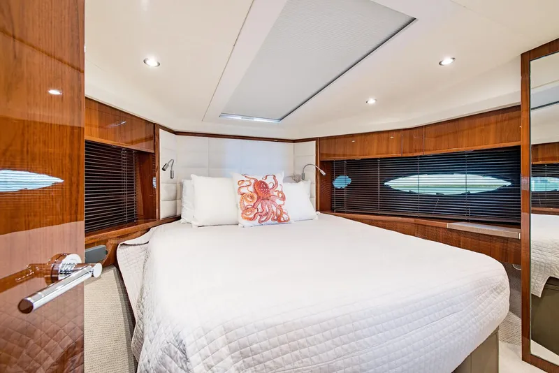 Slide: The Image of Princess Flybridge 2016 - 9