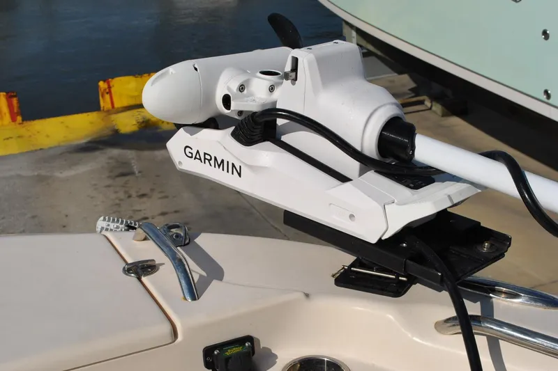 Slide: The Image of 2021 Grady-White 251 Coastal Explorer boat with Yamaha 300 engine and cushioned seating. - 31