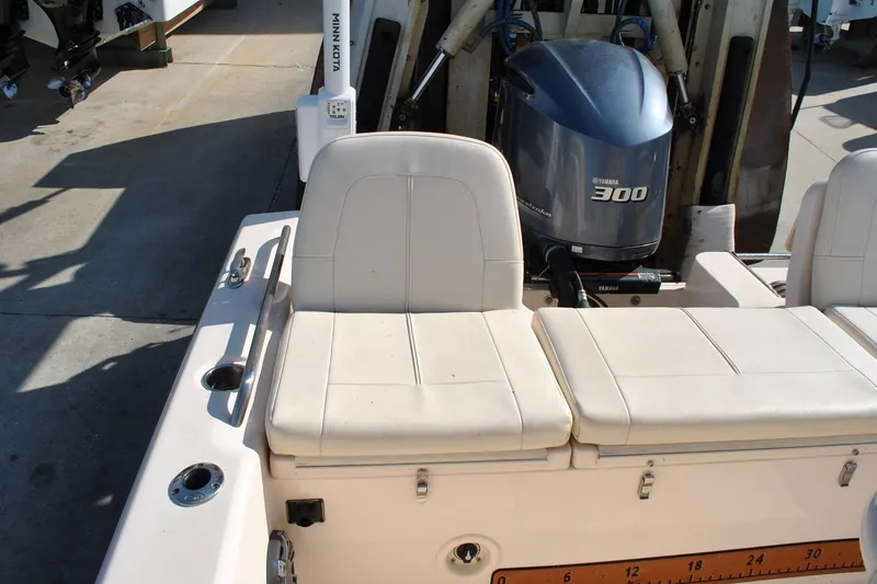Slide: The Image of 2021 Grady-White 251 Coastal Explorer boat seats with Yamaha 300 engine. - 32