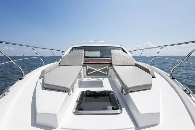 Slide: The Image of Cruisers Yachts 390 Express 2016 - 11