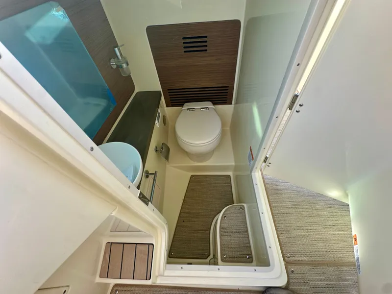 Slide: The Image of Chris-Craft Launch 31 GT 2026 - 10