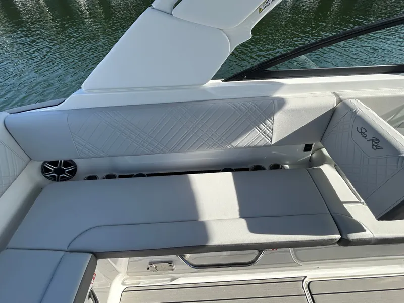 Slide: The Image of Sea Ray SDX 270 Outboard 2026 - 11