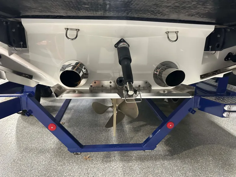 Slide: The Image of MasterCraft X20 2017 - 13