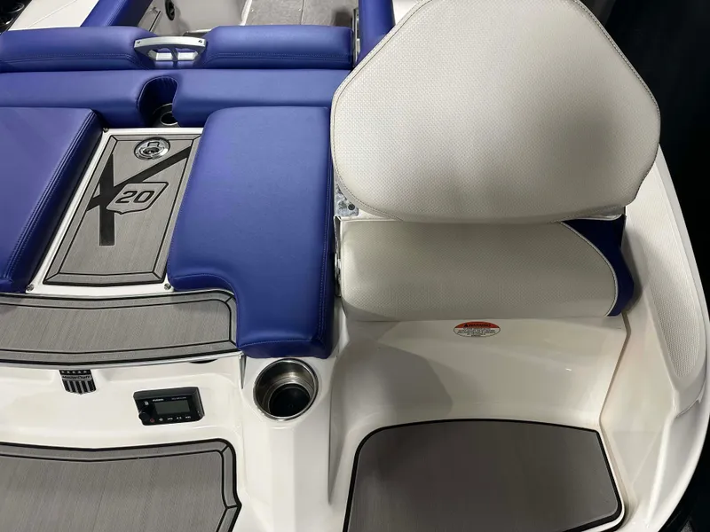 Slide: The Image of MasterCraft X20 2017 - 18