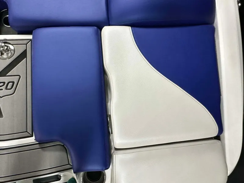 Slide: The Image of MasterCraft X20 2017 - 22