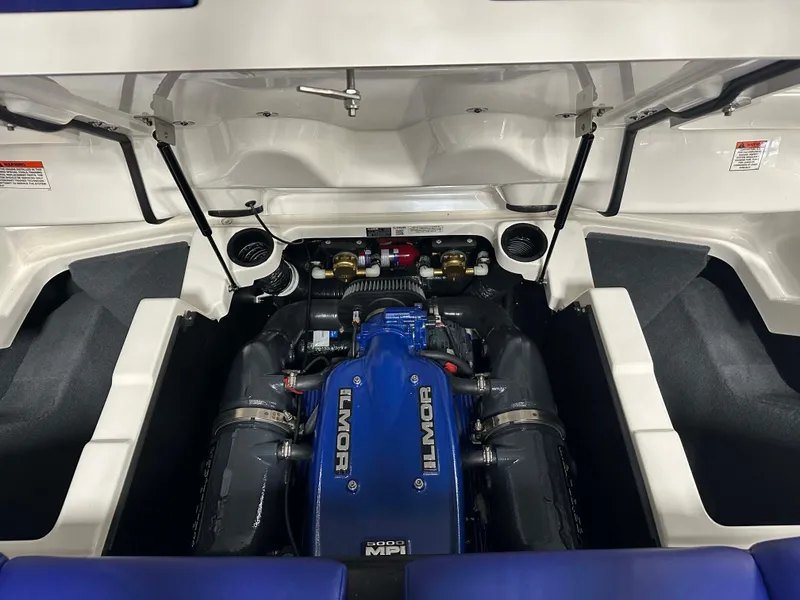 Slide: The Image of MasterCraft X20 2017 - 25