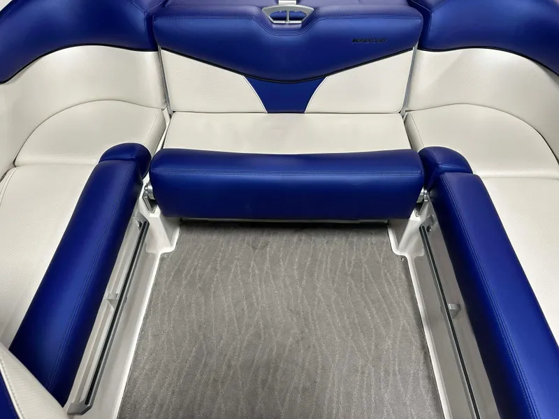 Slide: The Image of MasterCraft X20 2017 - 26