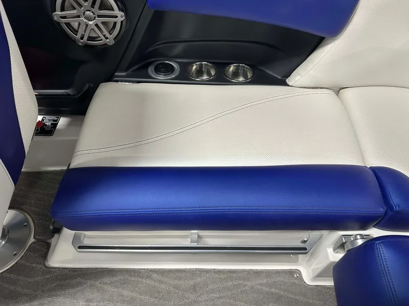 Slide: The Image of MasterCraft X20 2017 - 28