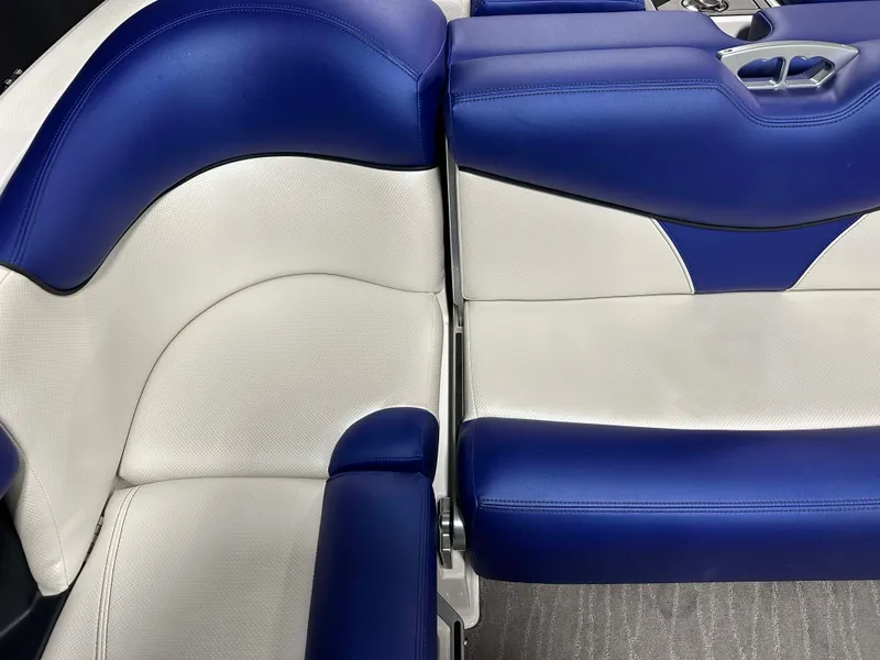 Slide: The Image of MasterCraft X20 2017 - 31