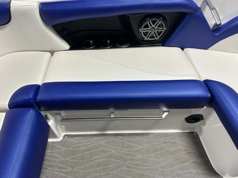 Slide: The Image of MasterCraft X20 2017 - 36