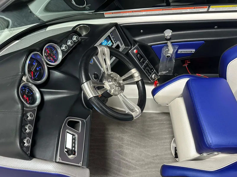 Slide: The Image of MasterCraft X20 2017 - 49