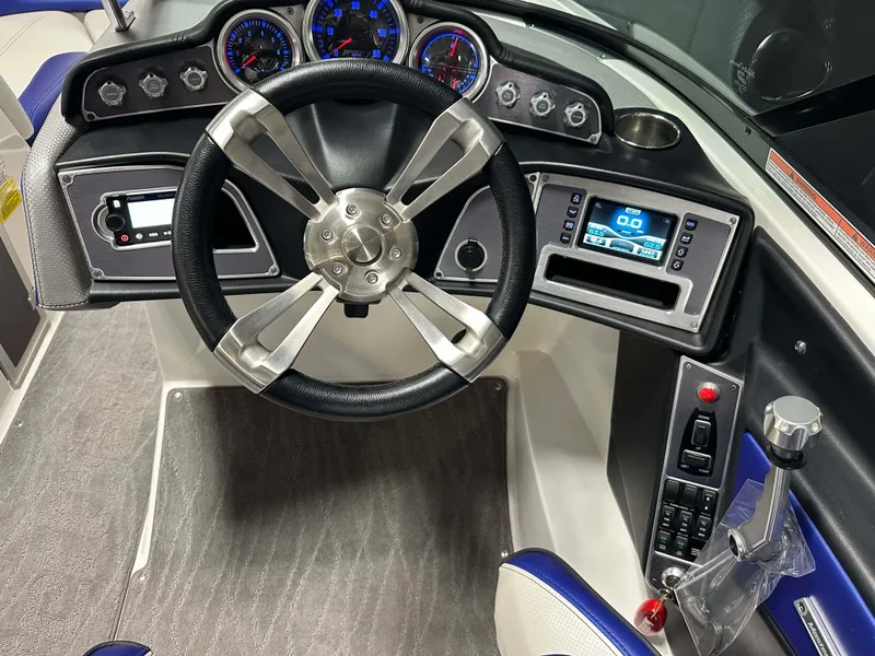 Slide: The Image of MasterCraft X20 2017 - 50