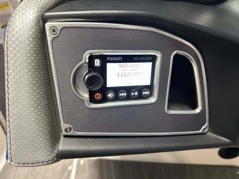 Slide: The Image of MasterCraft X20 2017 - 58