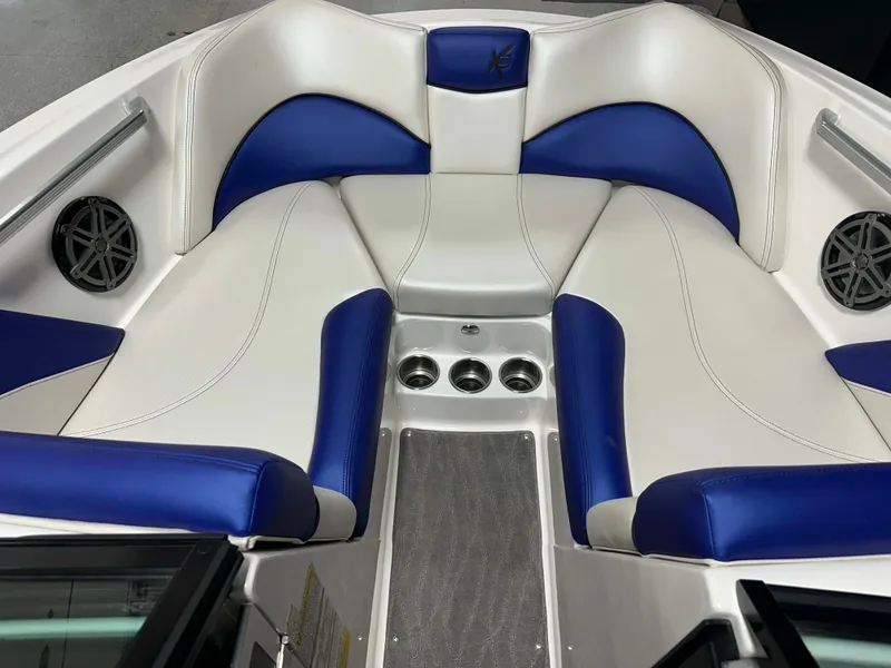 Slide: The Image of MasterCraft X20 2017 - 63