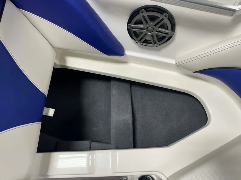 Slide: The Image of MasterCraft X20 2017 - 66