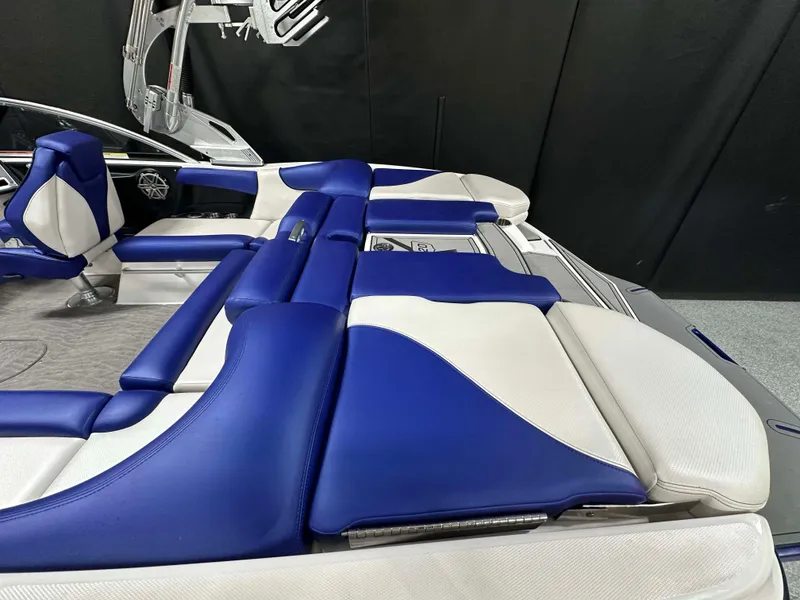 Slide: The Image of MasterCraft X20 2017 - 7