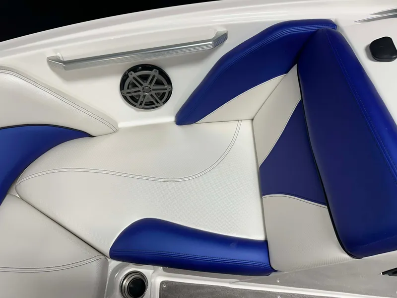 Slide: The Image of MasterCraft X20 2017 - 70