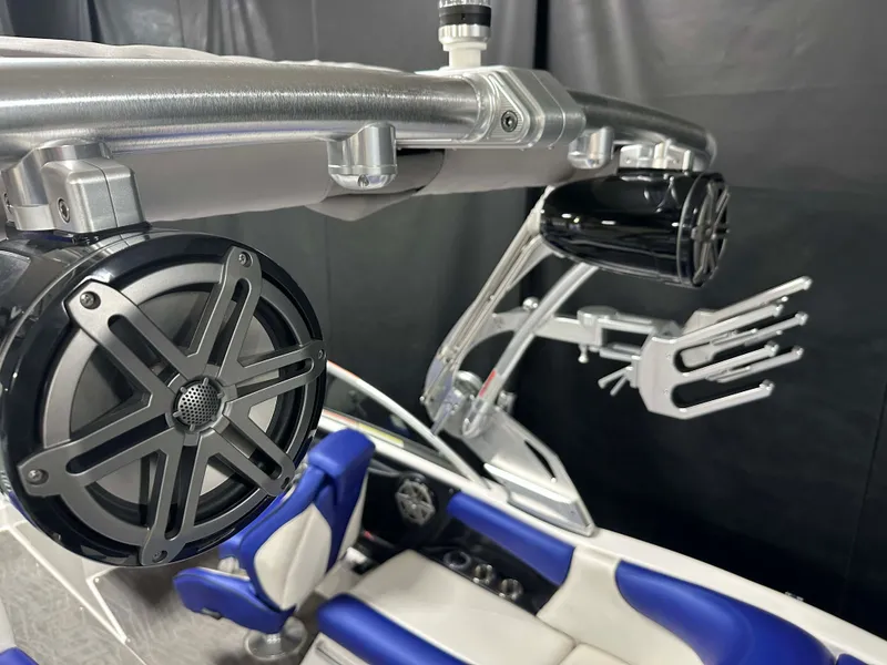 Slide: The Image of MasterCraft X20 2017 - 71