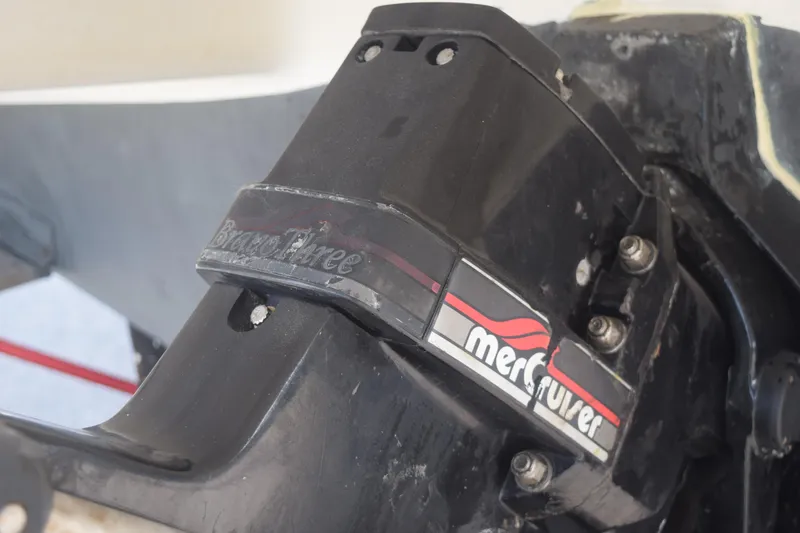 Slide: The Image of MerCruiser 496 MAG engine in 2005 Sea Ray SLX 280 boat. - 36