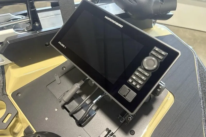 Slide: The Image of 2026 Skeeter ZXE20 boat console with Humminbird Xplore 9 navigation system. - 10