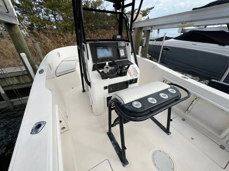 Slide: The Image of Mako 232 Center Console 2001 - 10