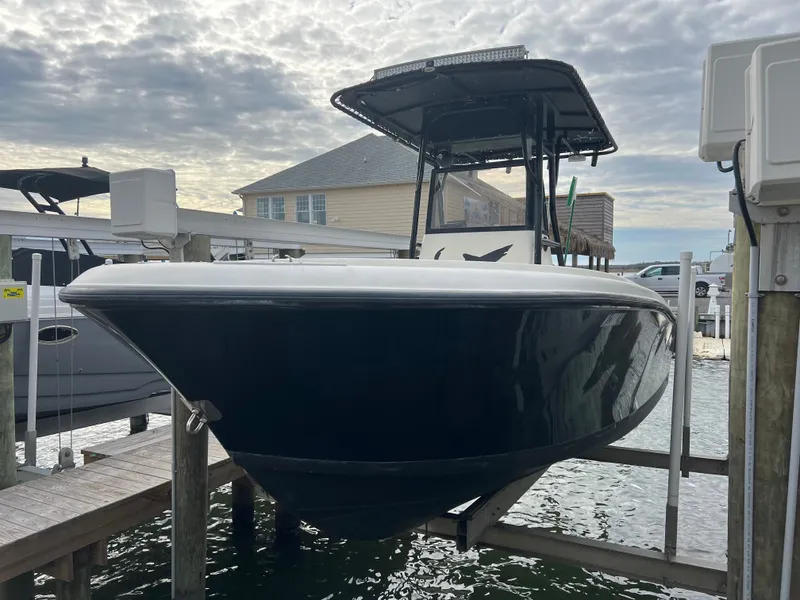 Slide: The Image of Mako 232 Center Console 2001 - 2